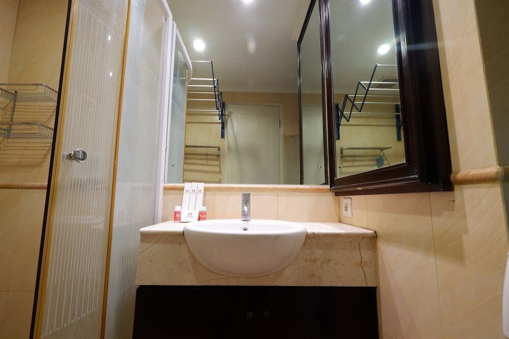 Джакарта: Premium Location 2BR Apartment @ FX Residence
