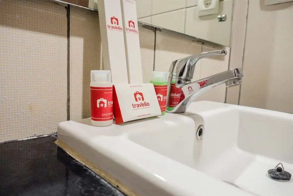 Бандунг: Luxurious 1BR At Dago Suites Apartment