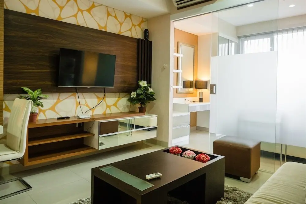 Luxurious 1BR At Dago Suites Apartment — фото 1