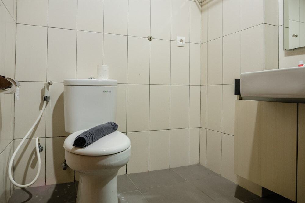 Бандунг: Luxurious 1BR At Dago Suites Apartment