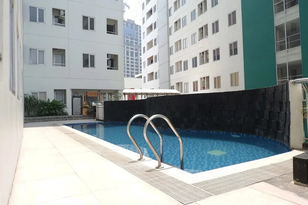 Сурабая: Comfy Studio Apartment at Pavilion Permata with City View