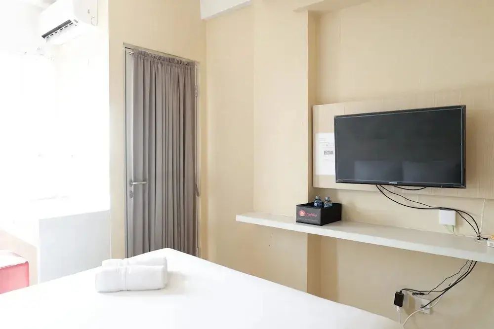 Сурабая: Comfy Studio Apartment at Pavilion Permata with City View
