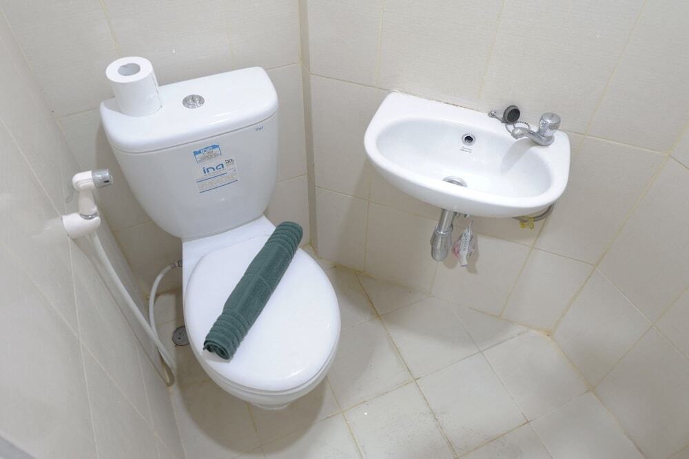 Сурабая: Comfy Studio Apartment at Pavilion Permata with City View