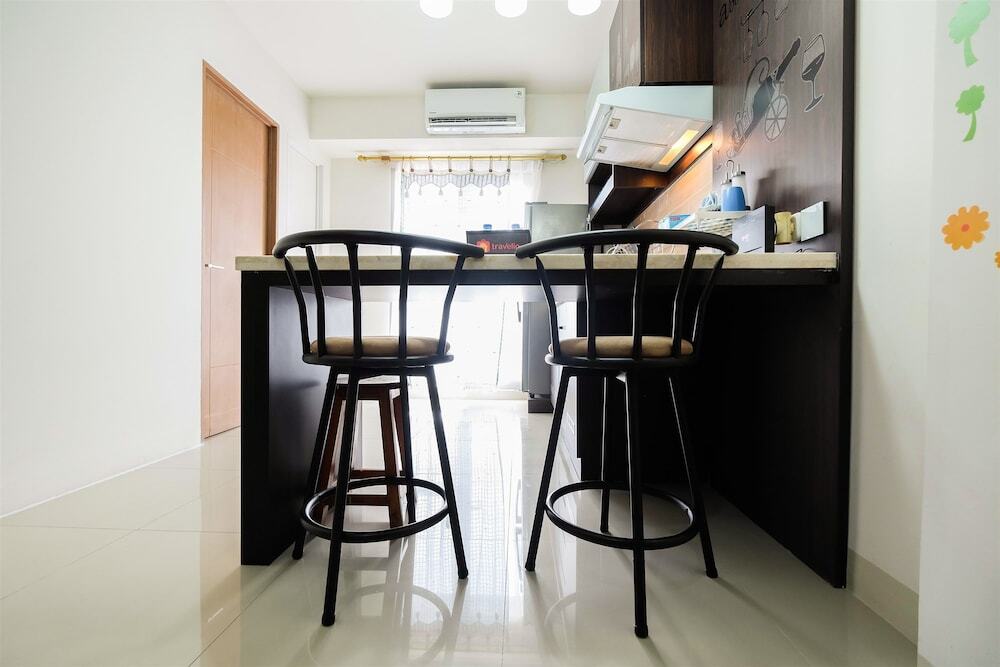 Джакарта: Spacious 1br the Oak Apartment Near Kelapa Gading