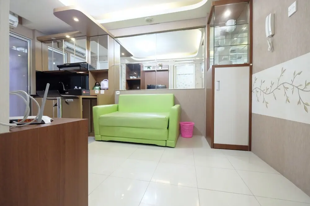 Джакарта: Extravaganza 2BR Bassura City Apartment