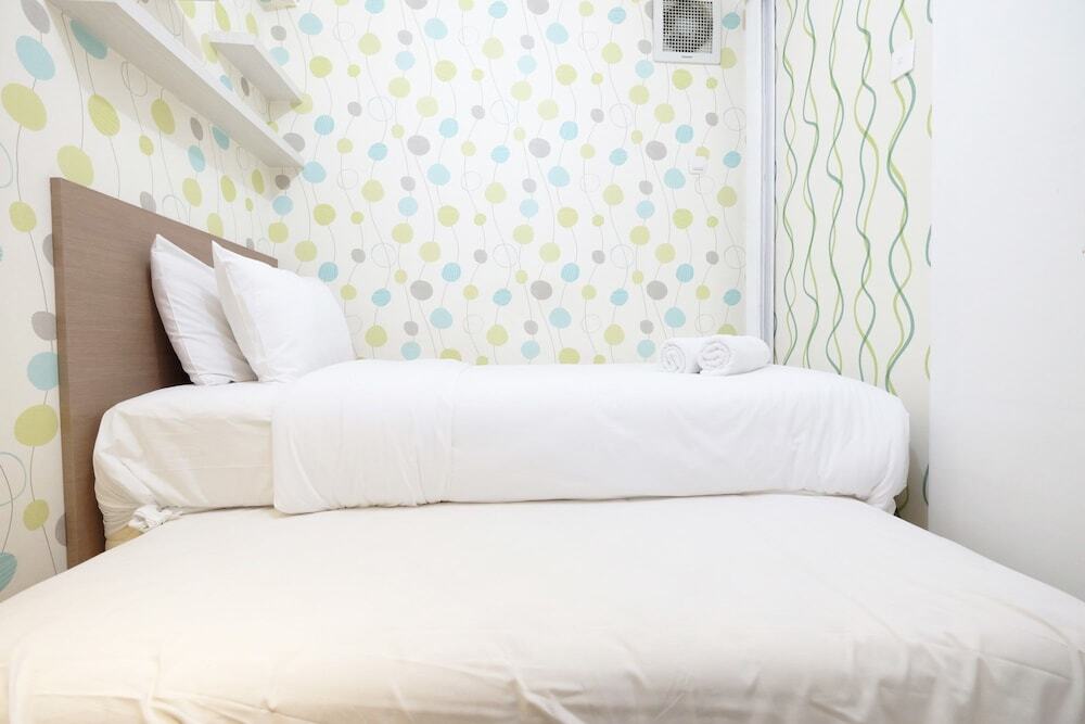 Джакарта: Extravaganza 2BR Bassura City Apartment