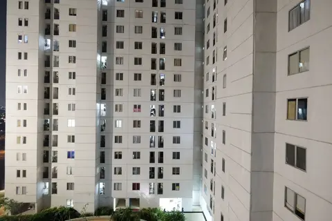 Direct Access to The Mall 2BR Bassura City Apartment — фото 1