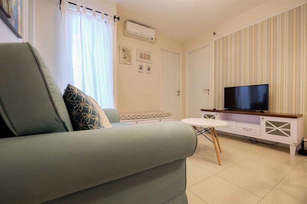 Джакарта: Easy Access to The Mall and Exclusive 2BR Bassura City Apartment