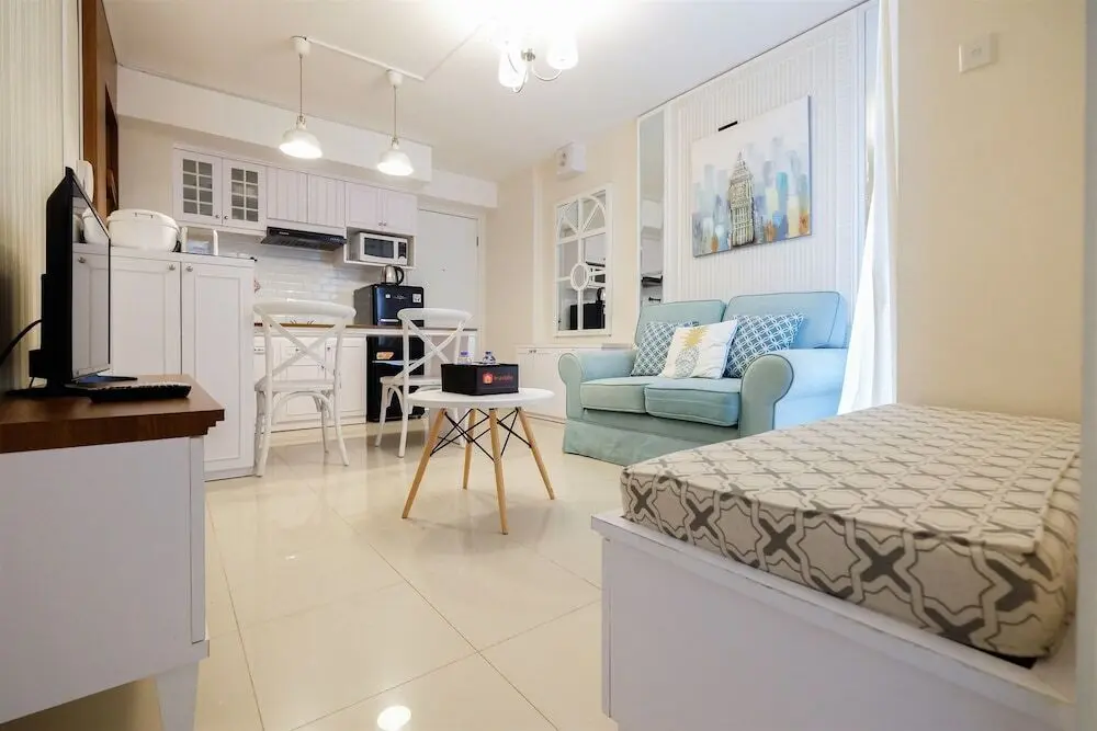 Джакарта: Easy Access to The Mall and Exclusive 2BR Bassura City Apartment