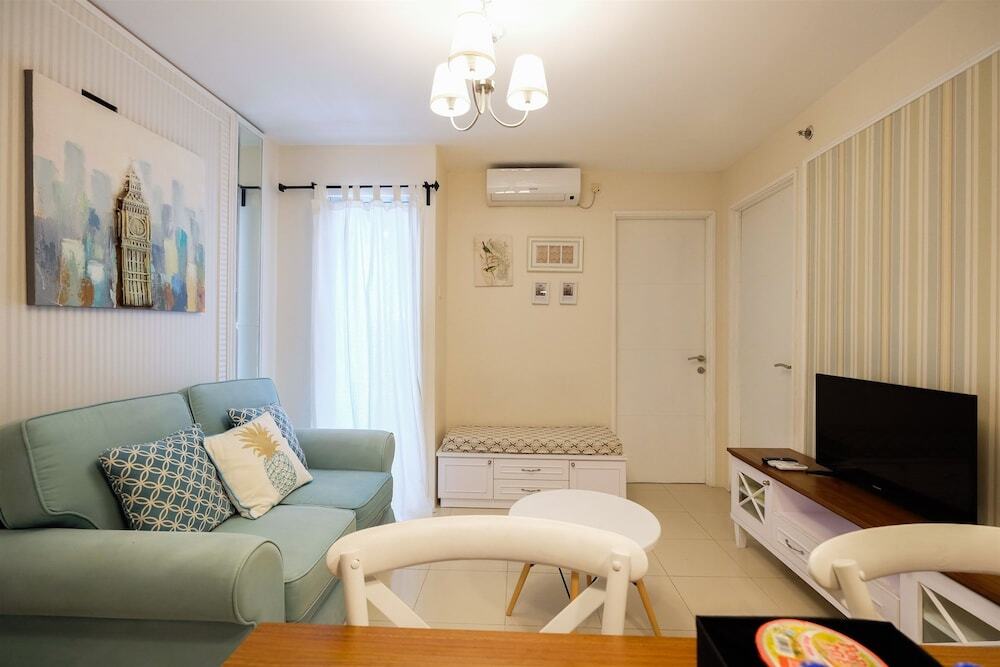 Easy Access to The Mall and Exclusive 2BR Bassura City Apartment — фото 1