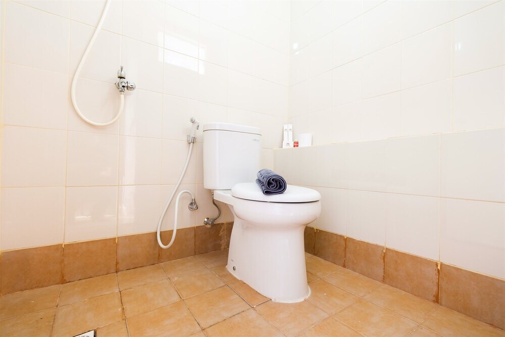 Джакарта: Simple & Cozy 1BR @ Bassura Apartment Near to Bassura City Mall