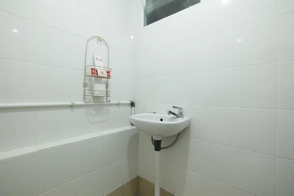 Джакарта: Exclusive 2Br Near Shopping Center Bassura City Apartment