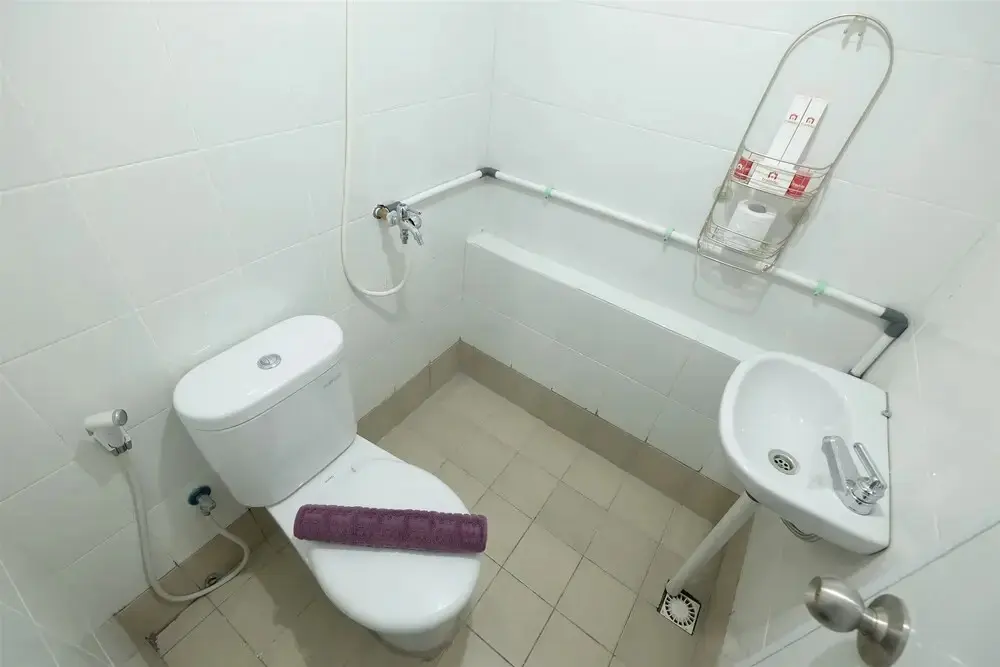 Джакарта: Exclusive 2Br Near Shopping Center Bassura City Apartment