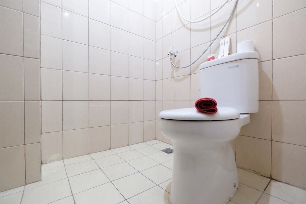 Джакарта: Strategic and Simple Studio Tifolia Apartment near Kelapa Gading