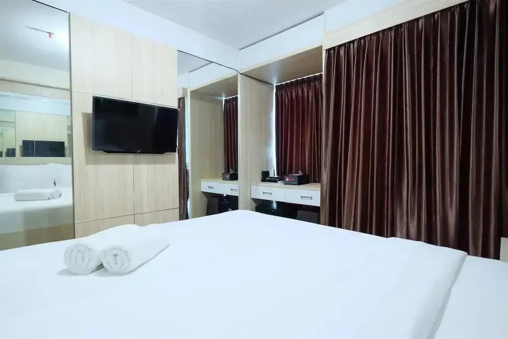 Джакарта: Strategic and Simple Studio Tifolia Apartment near Kelapa Gading