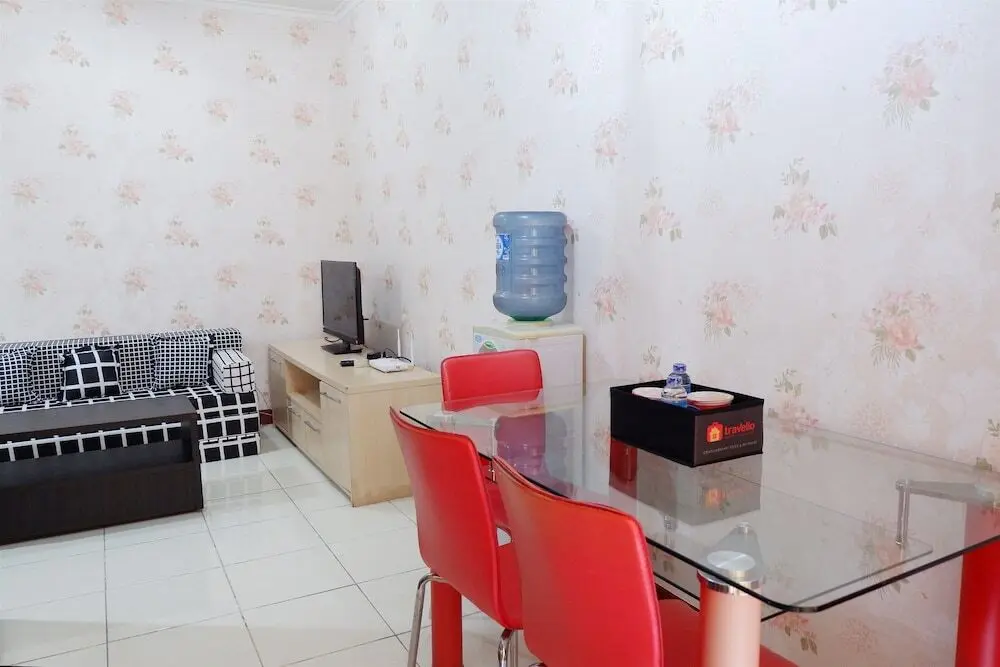 Джакарта: 2Br Simple Look Mediterania Marina Residences Apartment