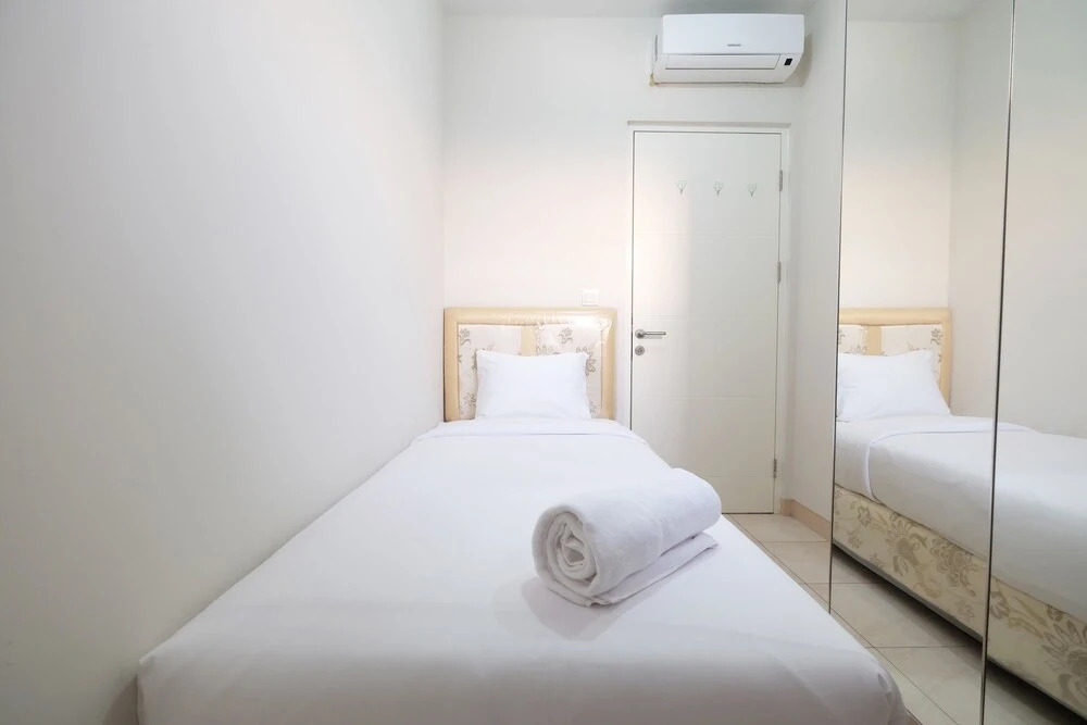 Бекаси: 3BR near Sumarecon Mall Bekasi at The Springlake Apartment
