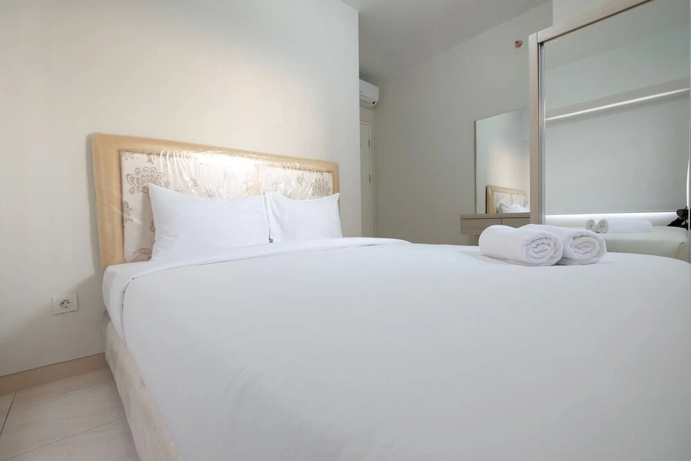 Бекаси: 3BR near Sumarecon Mall Bekasi at The Springlake Apartment