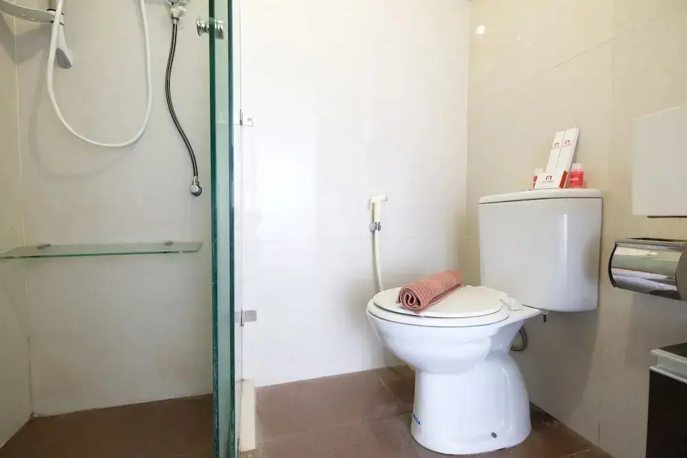 Бекаси: Modern 2BR Mutiara Bekasi Apartment