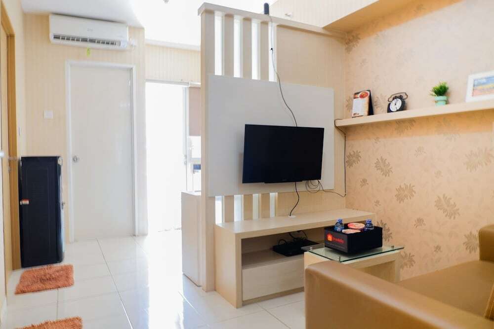 Сурабая: Elegant 2BR Apartment near to East Coast Center at Educity Pakuwon