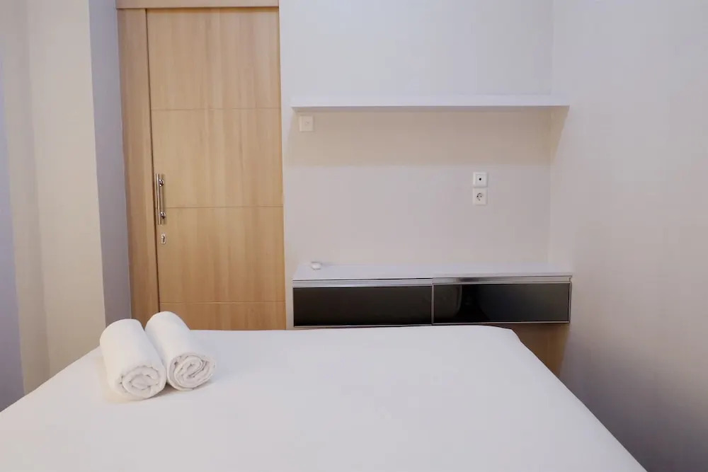 Comfort 1BR Apartment with Sofa Bed connected to Mall Bassura City — фото 1