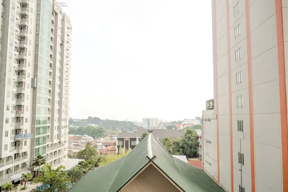 Бандунг: Modest 2BR Apartment at Galeri Ciumbuleuit 2