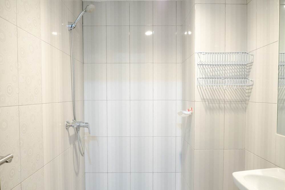 Бандунг: Modest 2BR Apartment at Galeri Ciumbuleuit 2