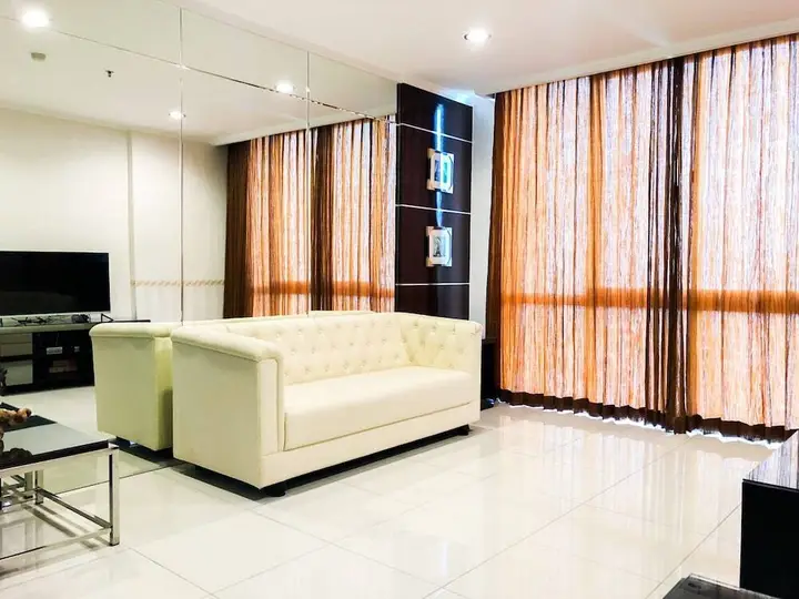 Сурабая: Exclusive 2BR The Via & The Vue Apartment Ciputra World By Travelio