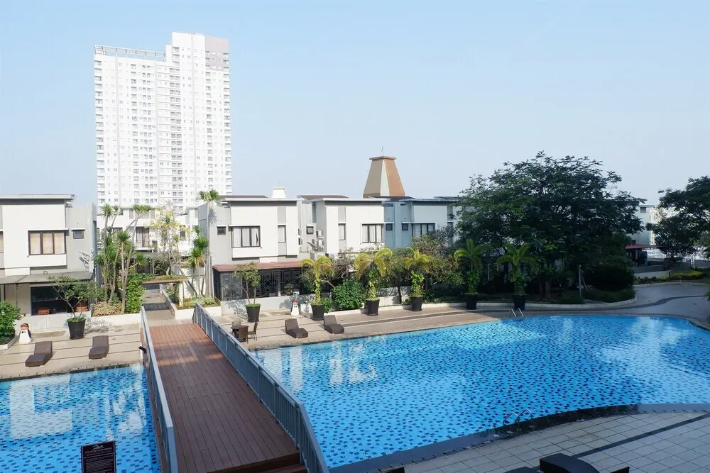 Джакарта: 1BR City View Apartment at Cosmo Mansion