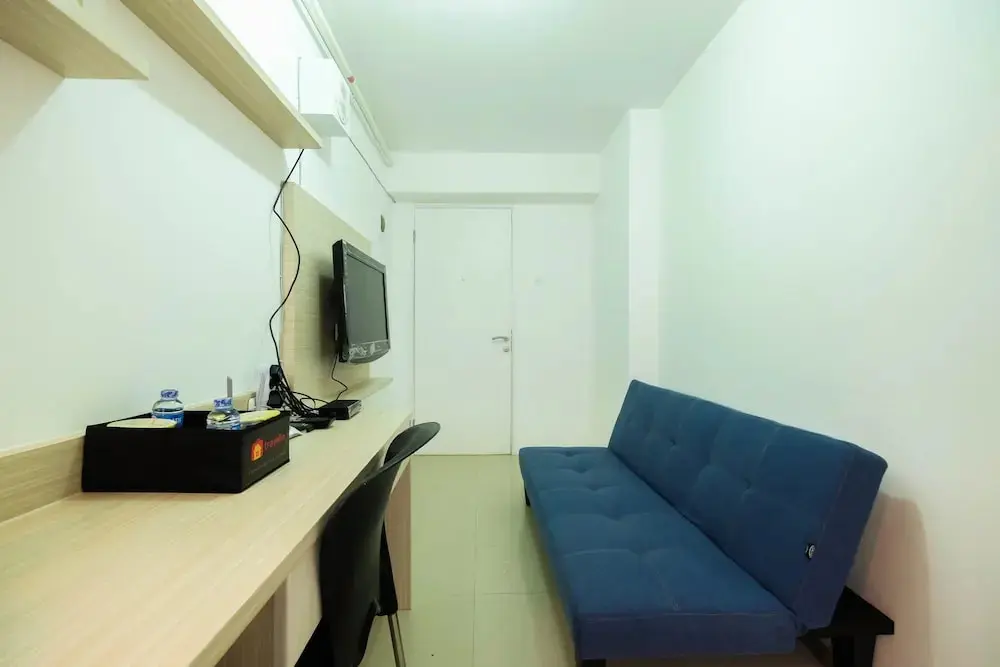 Джакарта: 1BR with Sofa Bed at Bassura City Apartment