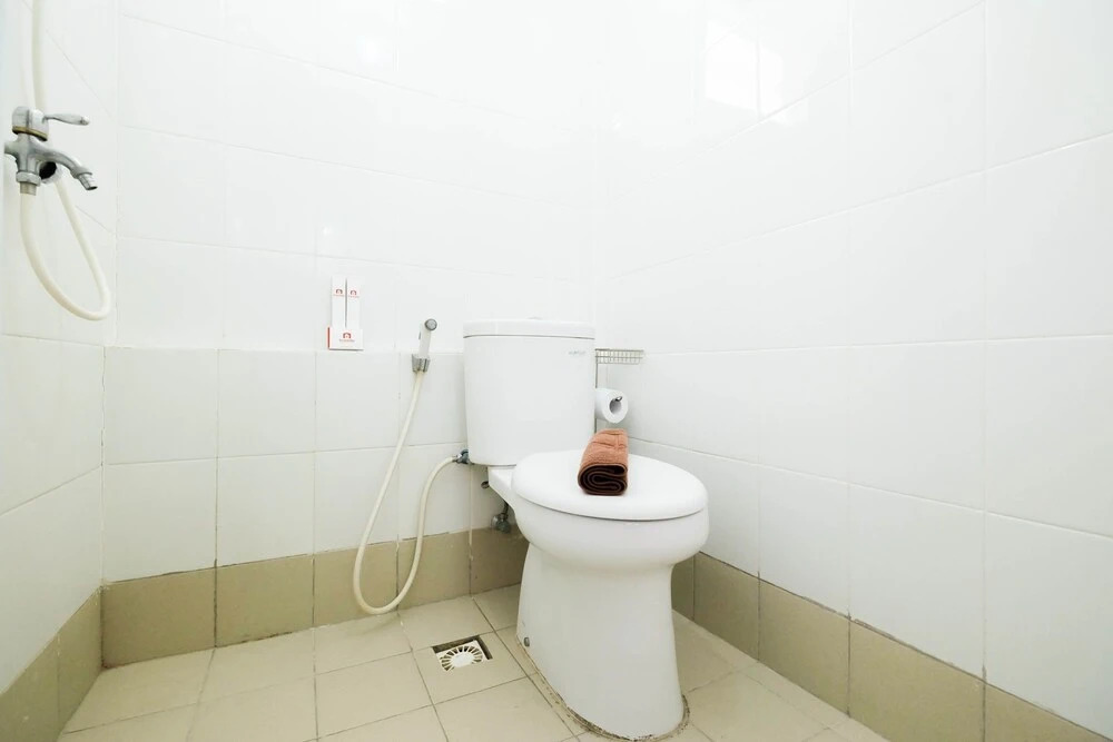 Джакарта: 1BR with Sofa Bed at Bassura City Apartment