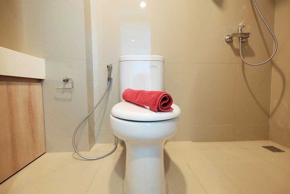 Южный Тангеранг: Classic Studio Tree Park Apartment near ICE BSD By Travelio
