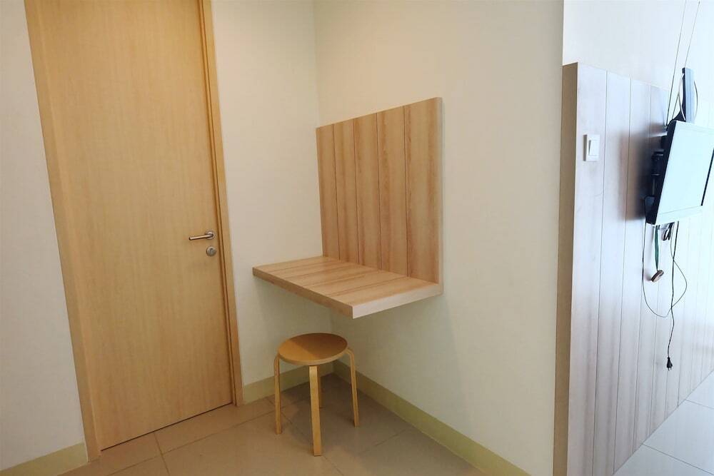 Южный Тангеранг: Classic Studio Tree Park Apartment near ICE BSD By Travelio