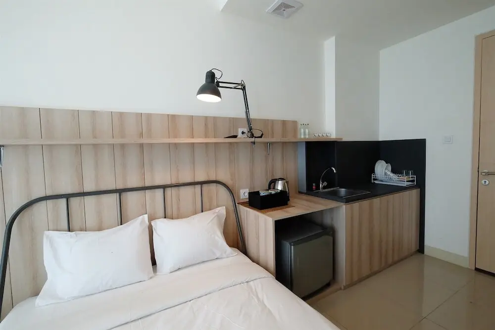 Южный Тангеранг: Classic Studio Tree Park Apartment near ICE BSD By Travelio