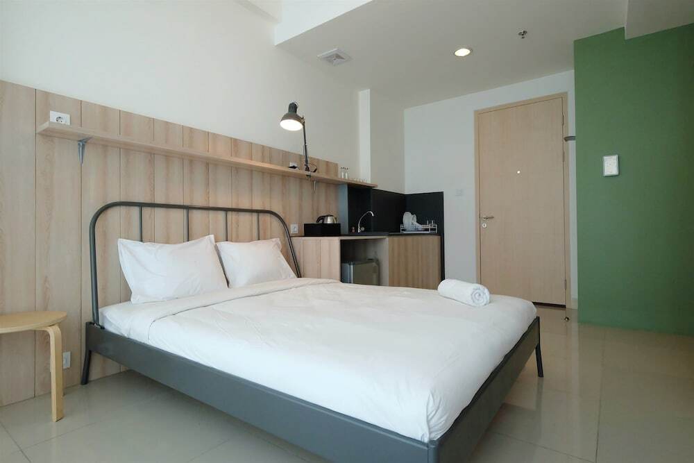 Южный Тангеранг: Classic Studio Tree Park Apartment near ICE BSD By Travelio