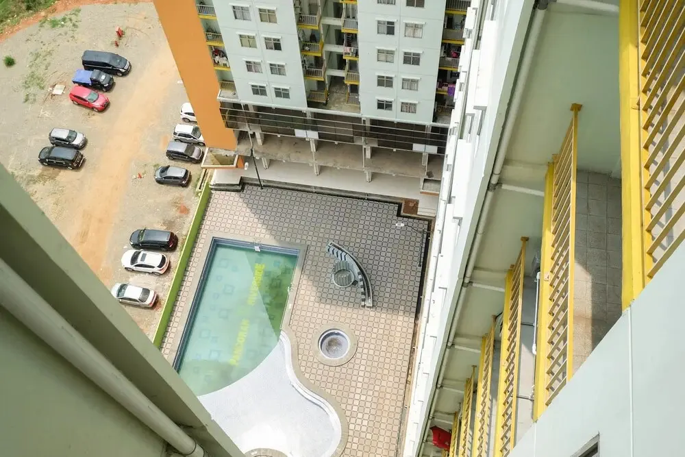 Джакарта: Simple 2BR Pancoran Riverside Apartment