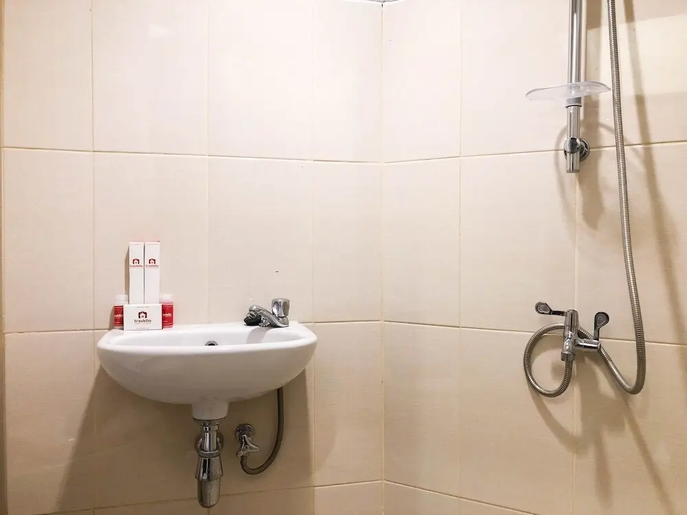Сурабая: Cozy 2BR Apartment with City View at Pavilion Permata