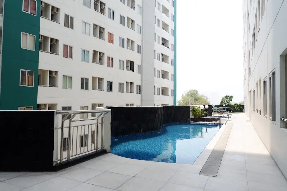 Сурабая: Cozy 2BR Apartment with City View at Pavilion Permata