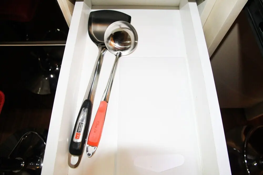 Джакарта: Modern 2BR Green Palace Kalibata City Apartment