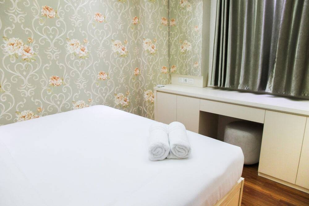 Джакарта: Modern 2BR Green Palace Kalibata City Apartment
