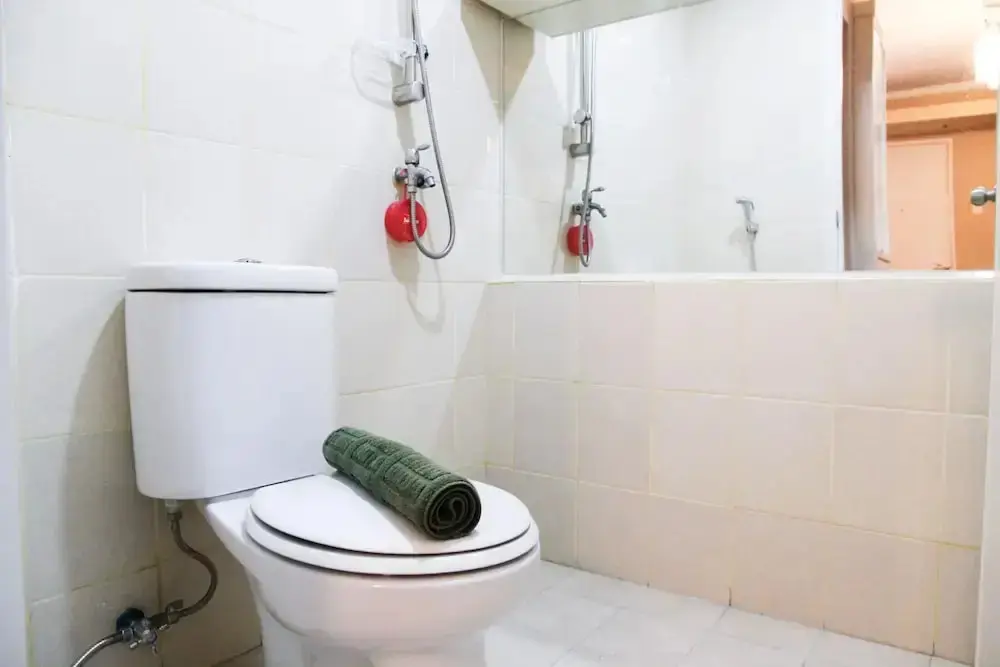 Джакарта: Modern 2BR Green Palace Kalibata City Apartment