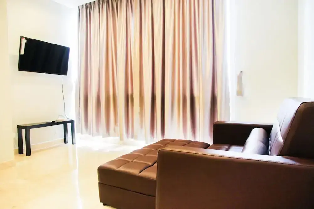 Luxury 1BR Apartment The Grove Condominium near Karet Kuningan — фото 1