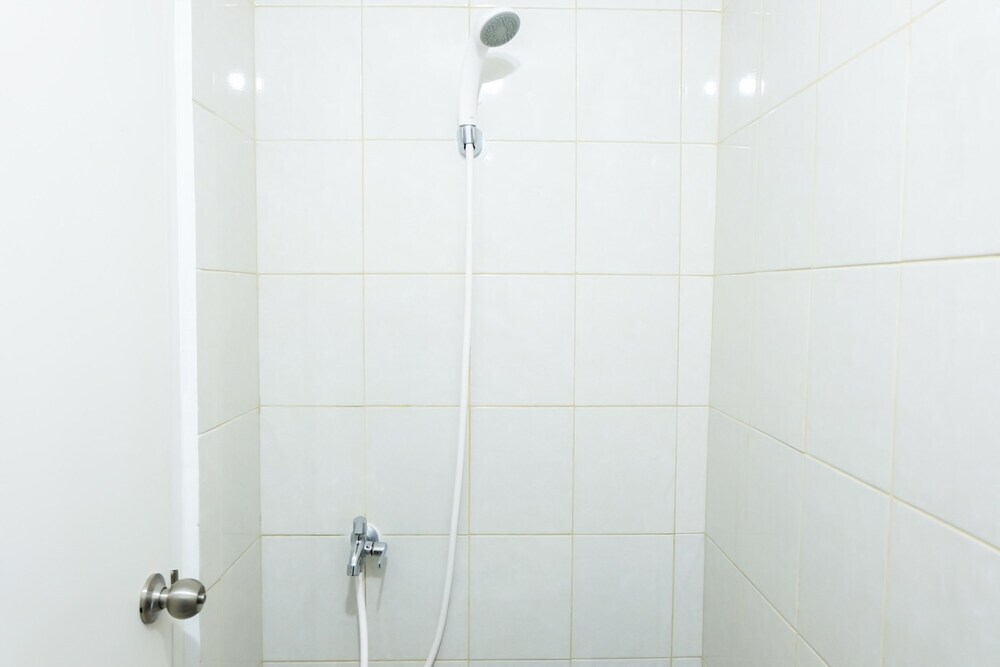 Тангеранг: New Furnished Studio Poris 88 Apartment