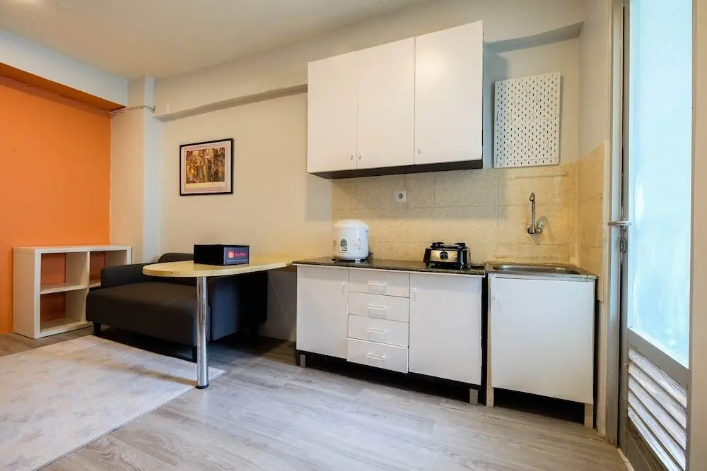 Джакарта: Simple Budget 2BR Gading Nias Residence Apartment