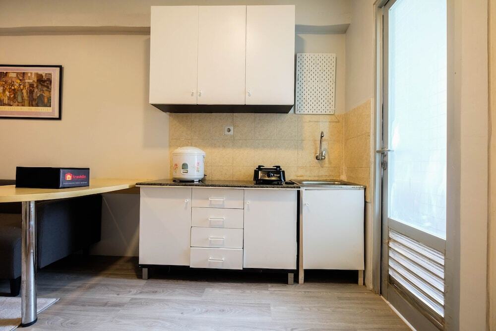 Джакарта: Simple Budget 2BR Gading Nias Residence Apartment
