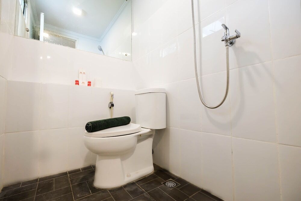 Джакарта: Simple Budget 2BR Gading Nias Residence Apartment