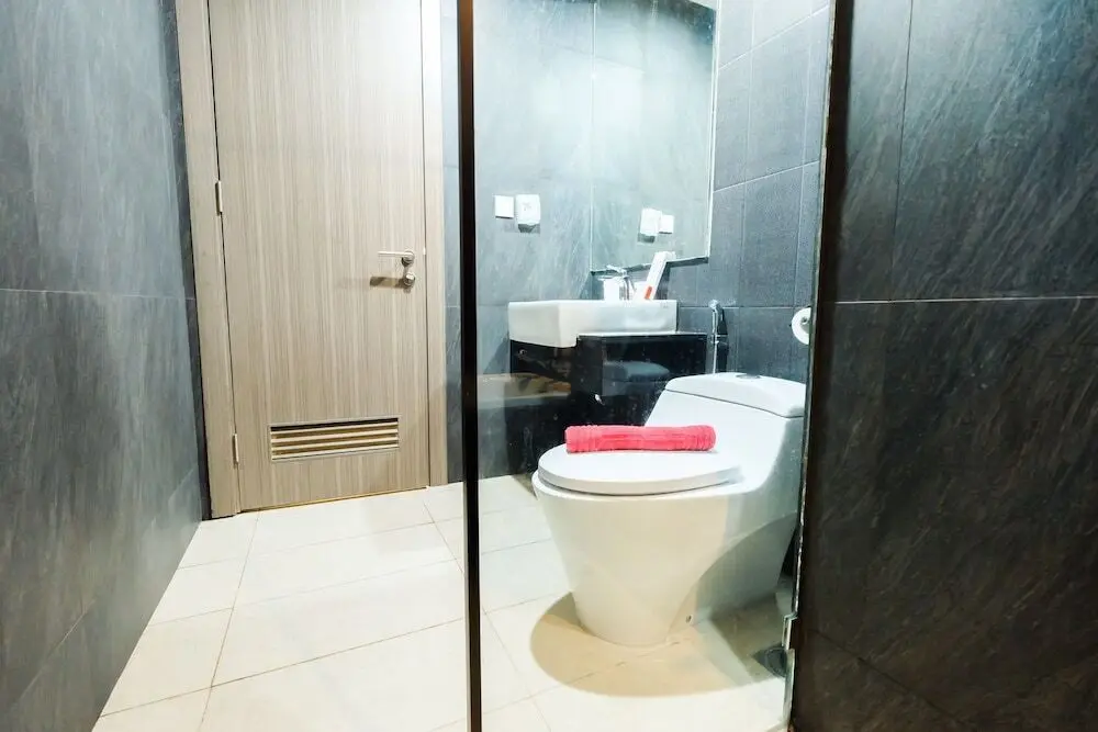 Джакарта: Luxurious 2BR St. Moritz Puri Apartment with Private Lift