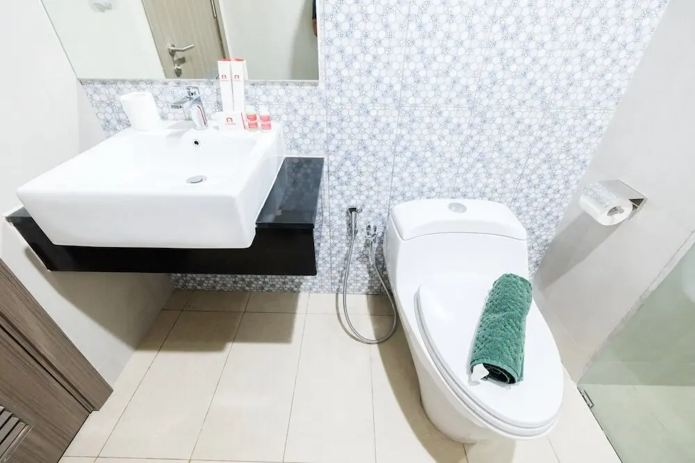 Джакарта: Luxurious 2BR St. Moritz Puri Apartment with Private Lift