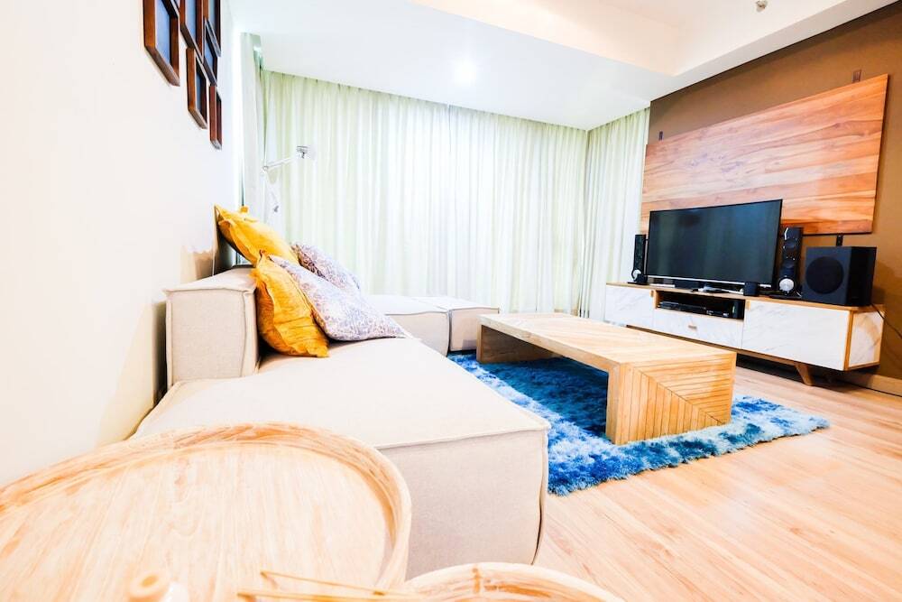 Luxurious 2BR St. Moritz Puri Apartment with Private Lift — фото 1