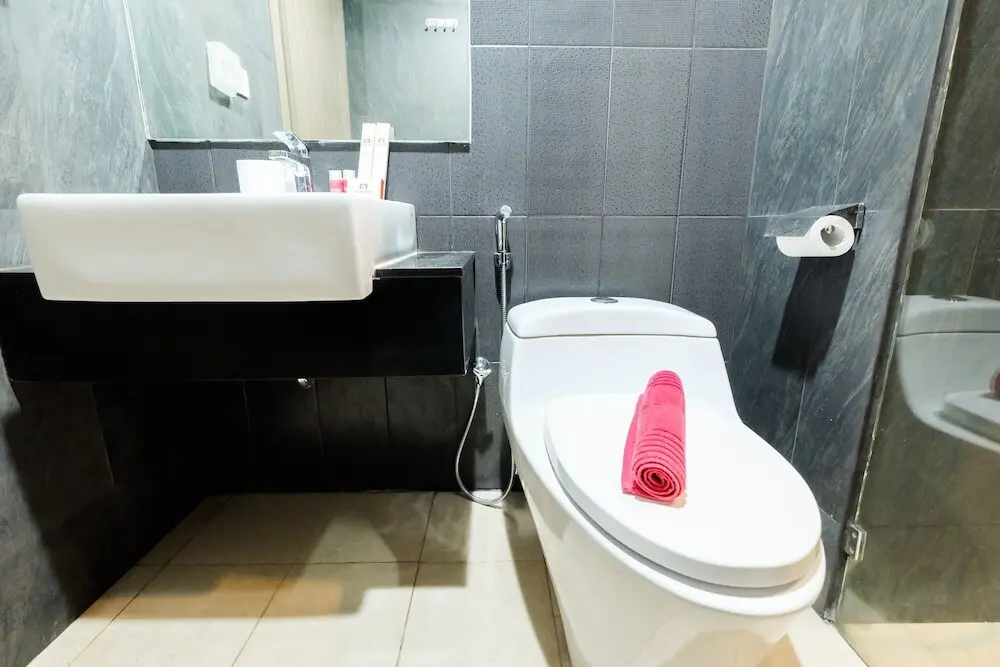 Джакарта: Luxurious 2BR St. Moritz Puri Apartment with Private Lift